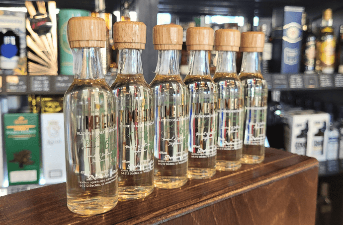  DĘBOWA POLSKA WHISKY TIMBERMAN 0,05L (MINI) POLSKA WHISKY W PODRÓŻNYM WYDANIU
